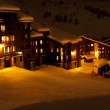hotels_at_night_in_winter_194237.jpg